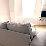 Cozy Center Apartman *