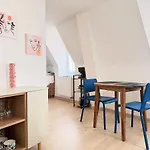 Cozy Center * مُلووز